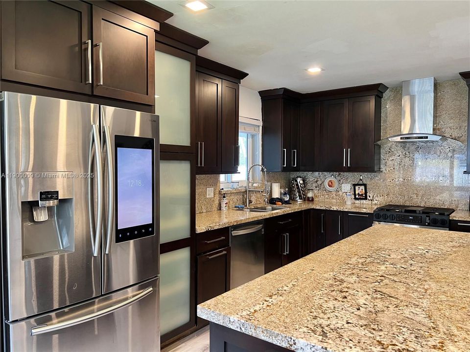 For Rent: $3,800 (3 beds, 3 baths, 1957 Square Feet)