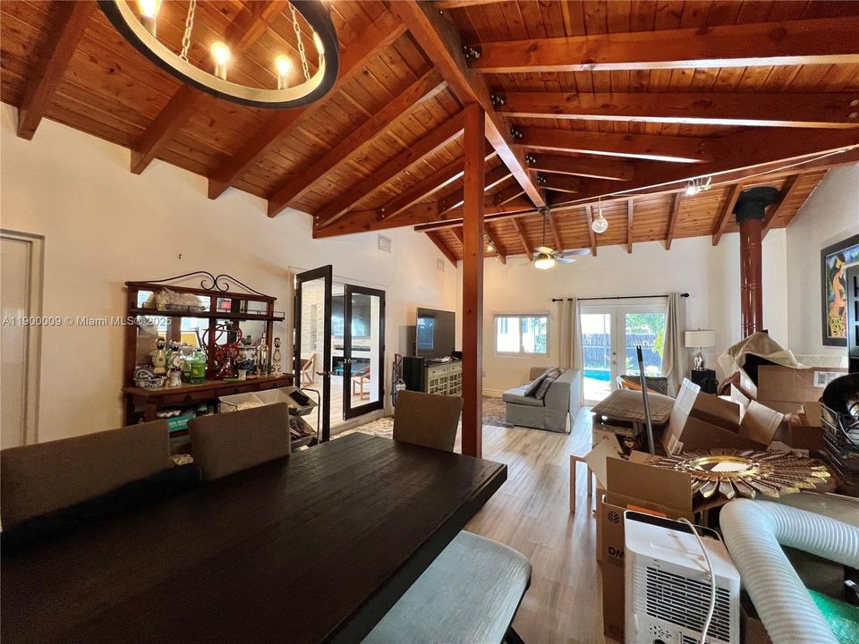 For Rent: $3,800 (3 beds, 3 baths, 1957 Square Feet)