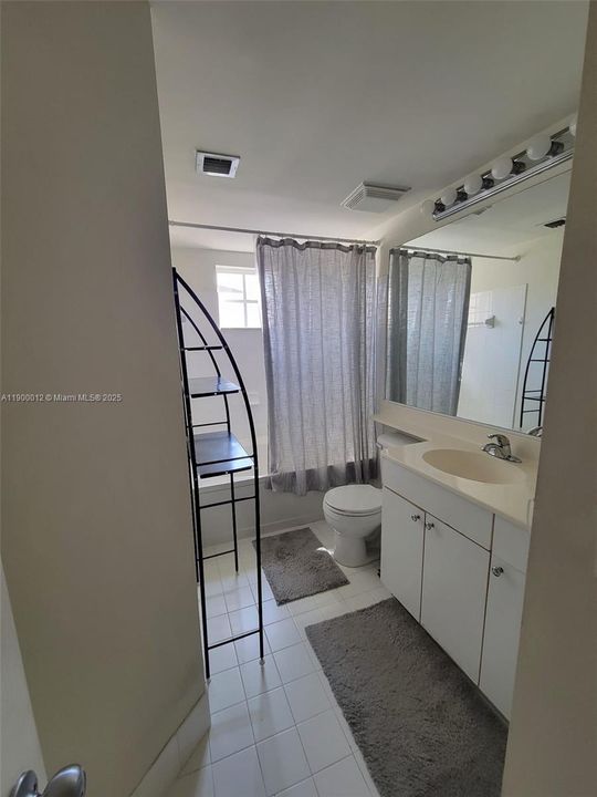 For Rent: $2,250 (1 beds, 1 baths, 673 Square Feet)