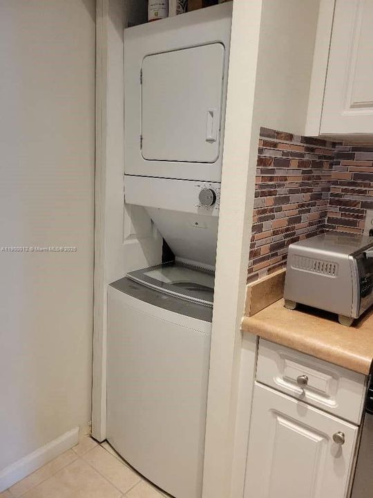 For Rent: $2,250 (1 beds, 1 baths, 673 Square Feet)