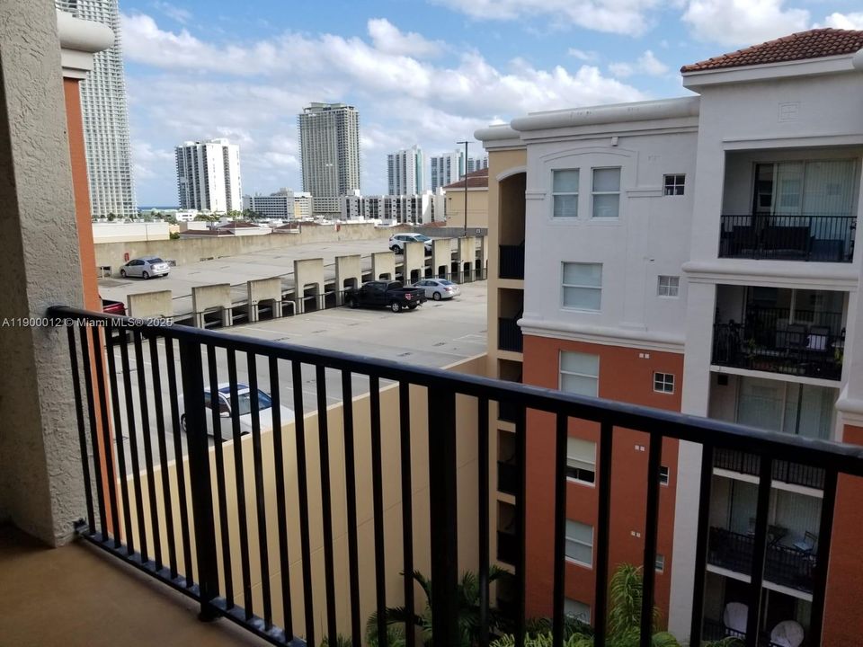 For Rent: $2,250 (1 beds, 1 baths, 673 Square Feet)