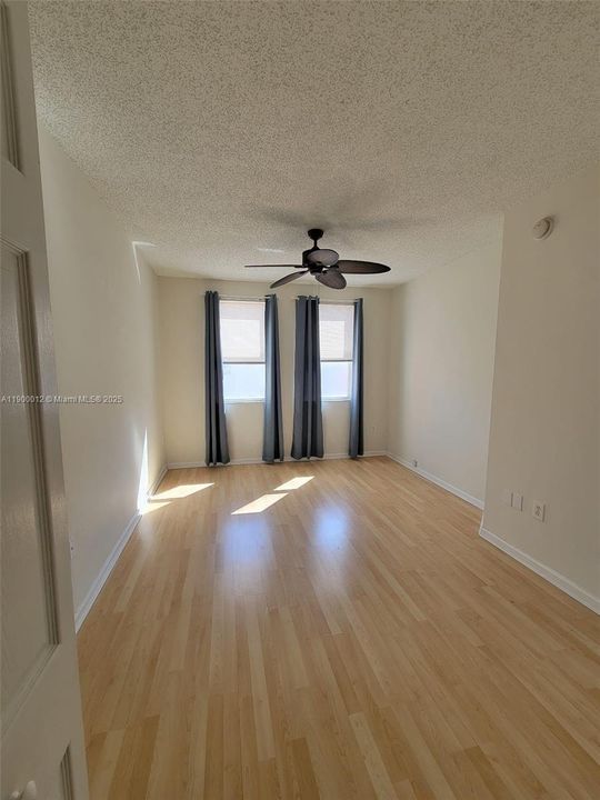 For Rent: $2,250 (1 beds, 1 baths, 673 Square Feet)