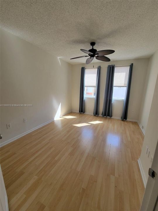 For Rent: $2,250 (1 beds, 1 baths, 673 Square Feet)