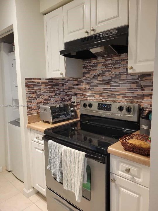 For Rent: $2,250 (1 beds, 1 baths, 673 Square Feet)