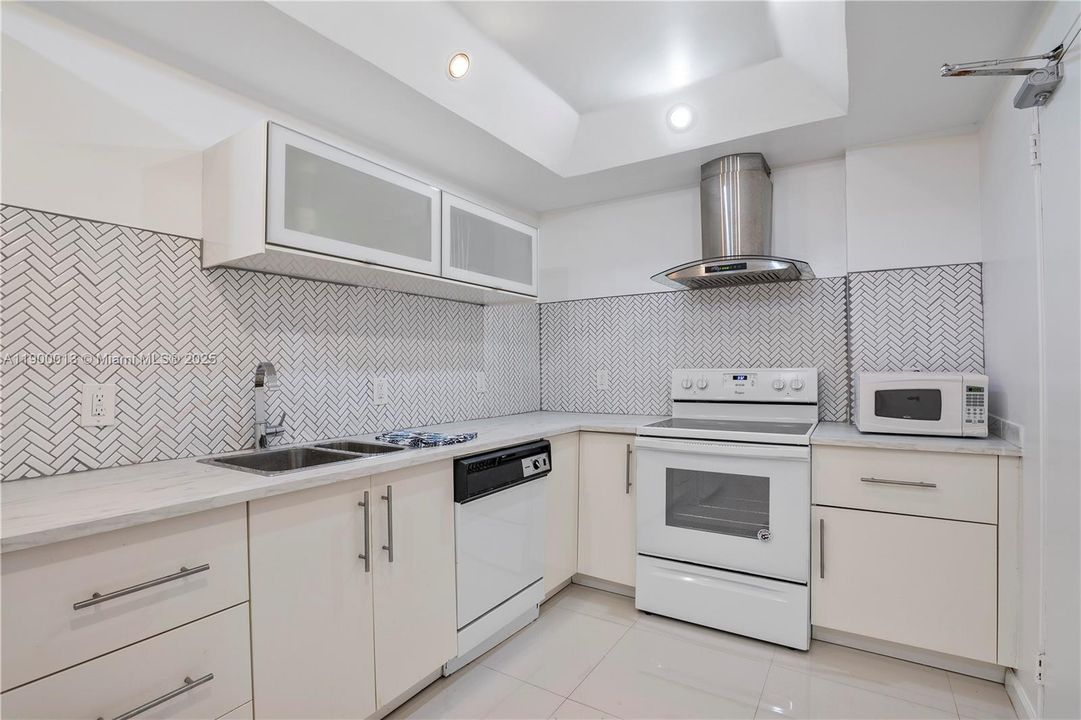 En Venta: $425,000 (1 camas, 1 baños, 1019 Pies cuadrados)