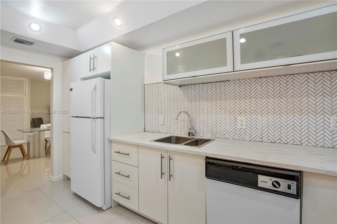 En Venta: $425,000 (1 camas, 1 baños, 1019 Pies cuadrados)