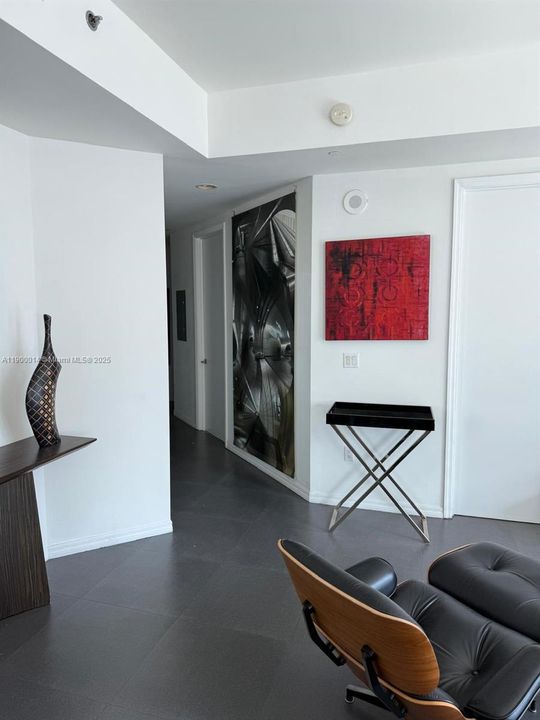 For Rent: $4,250 (2 beds, 2 baths, 1123 Square Feet)