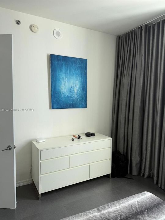 For Rent: $4,250 (2 beds, 2 baths, 1123 Square Feet)