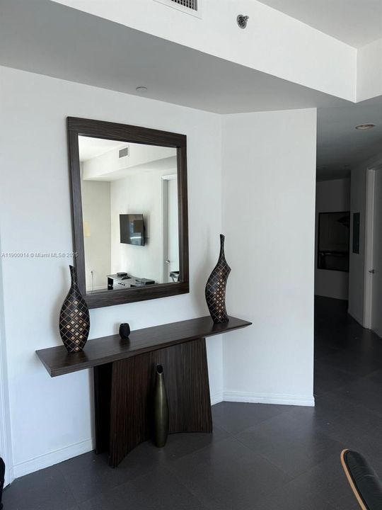 For Rent: $4,250 (2 beds, 2 baths, 1123 Square Feet)