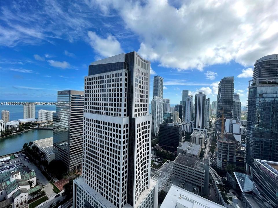 For Rent: $4,250 (2 beds, 2 baths, 1123 Square Feet)