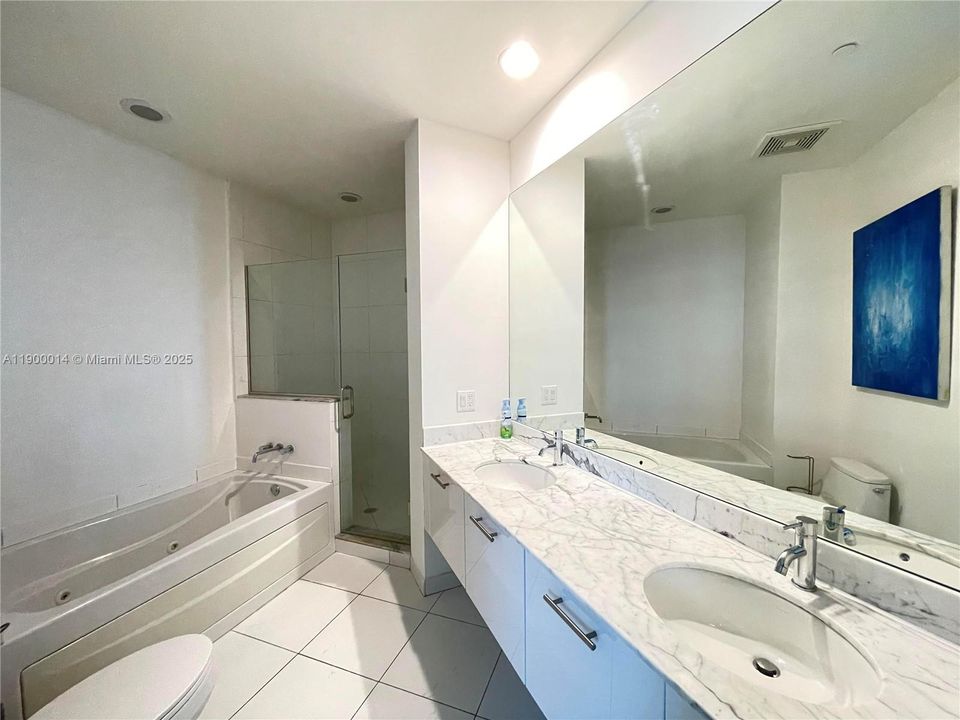 For Rent: $4,250 (2 beds, 2 baths, 1123 Square Feet)