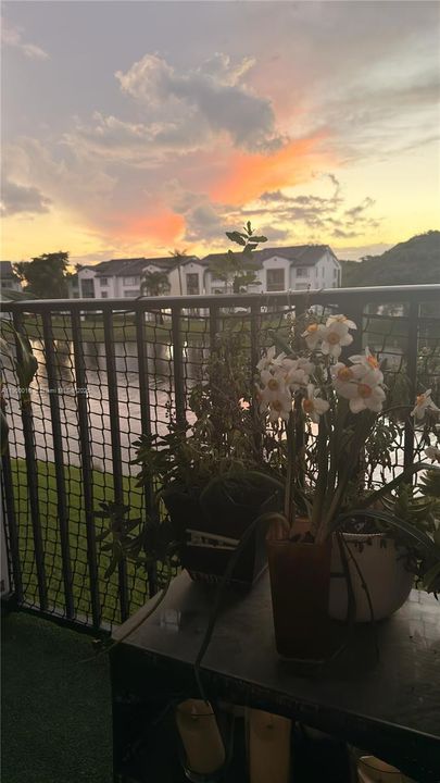 Recently Rented: $3,100 (3 beds, 2 baths, 1177 Square Feet)