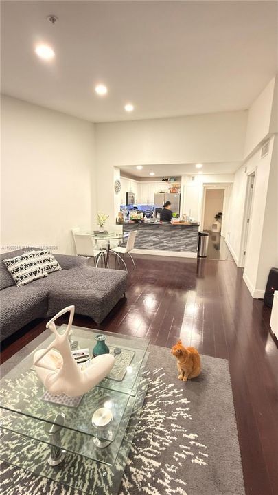 Recently Rented: $3,100 (3 beds, 2 baths, 1177 Square Feet)