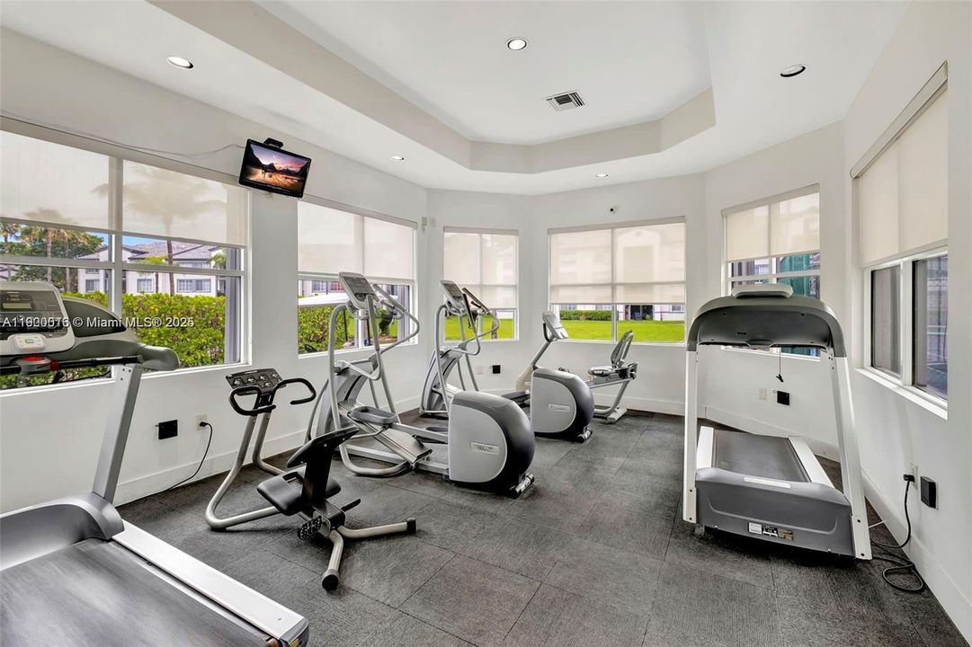 Recently Rented: $3,100 (3 beds, 2 baths, 1177 Square Feet)