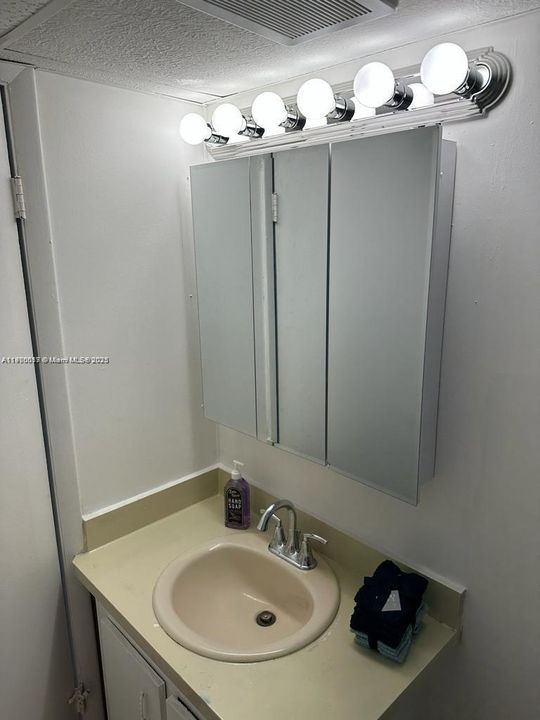 Недавно арендовано: $1,190 (1 спален, 1 ванн, 370 Квадратных фут)