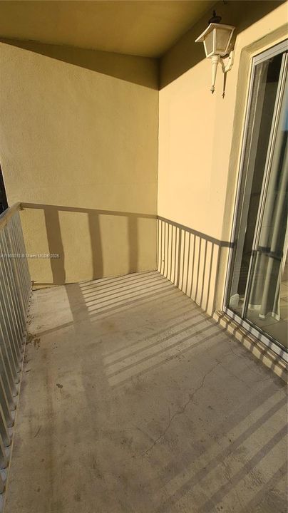 For Rent: $1,800 (1 beds, 1 baths, 560 Square Feet)