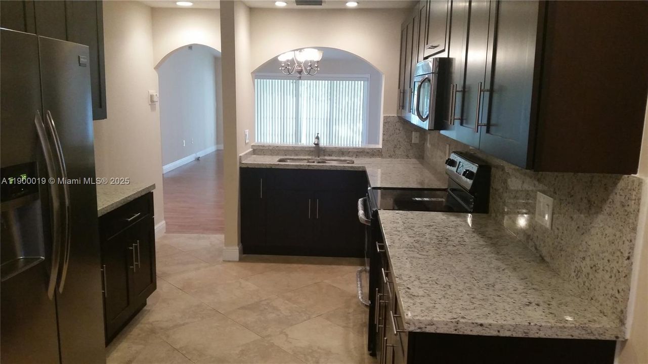 For Rent: $2,800 (2 beds, 2 baths, 1344 Square Feet)