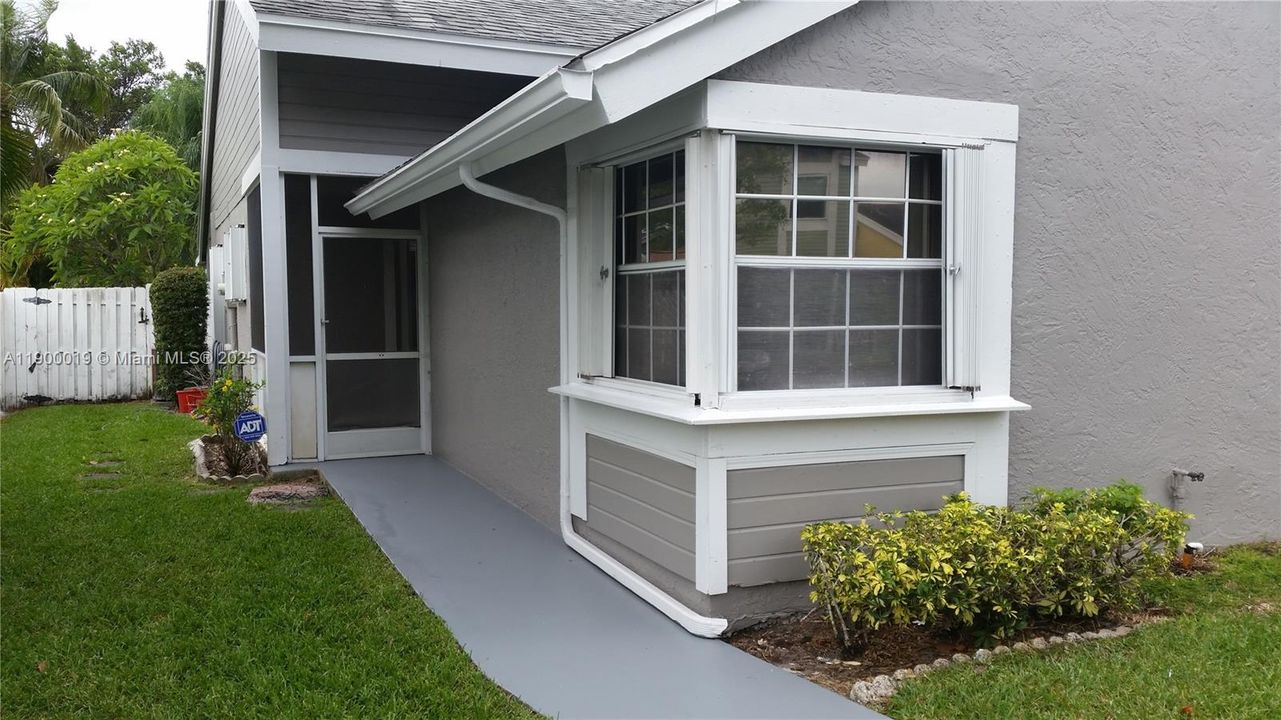 For Rent: $2,800 (2 beds, 2 baths, 1344 Square Feet)