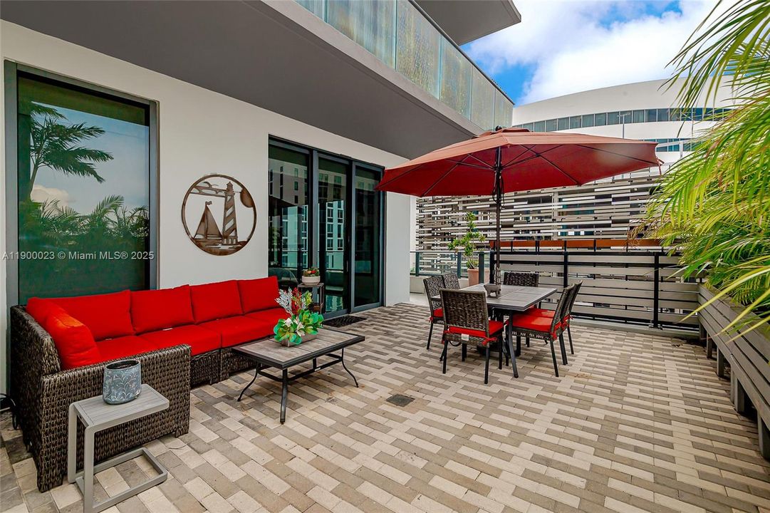 For Rent: $6,000 (3 beds, 3 baths, 1487 Square Feet)