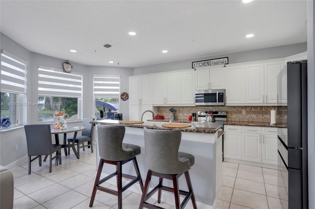 For Sale: $735,000 (3 beds, 2 baths, 2113 Square Feet)