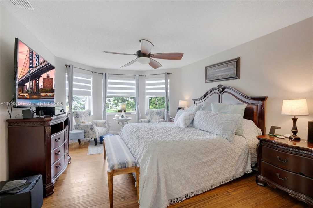 For Sale: $735,000 (3 beds, 2 baths, 2113 Square Feet)