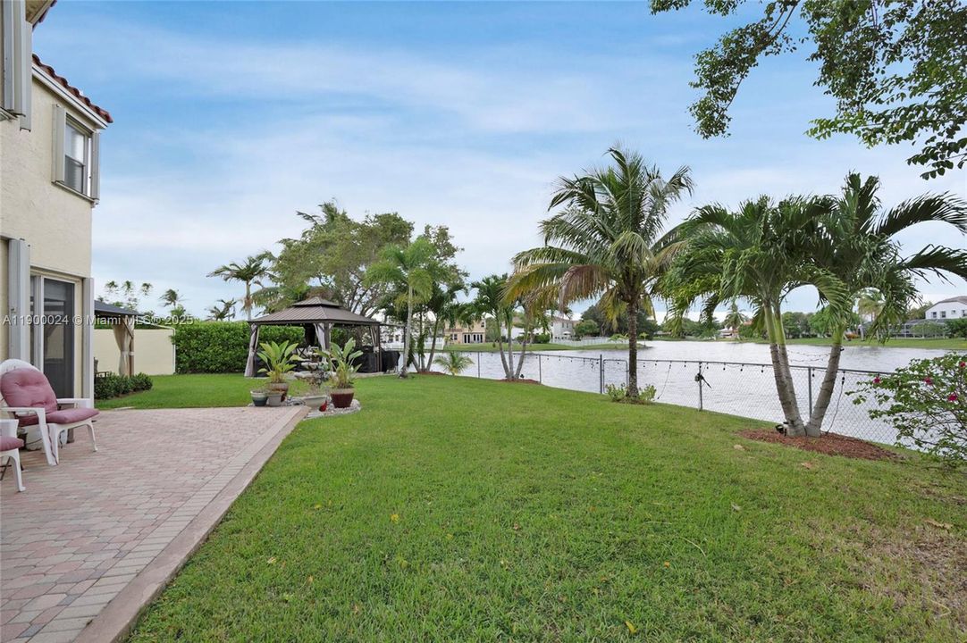 For Sale: $735,000 (3 beds, 2 baths, 2113 Square Feet)