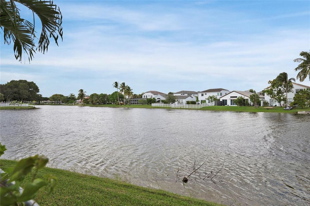 For Sale: $735,000 (3 beds, 2 baths, 2113 Square Feet)