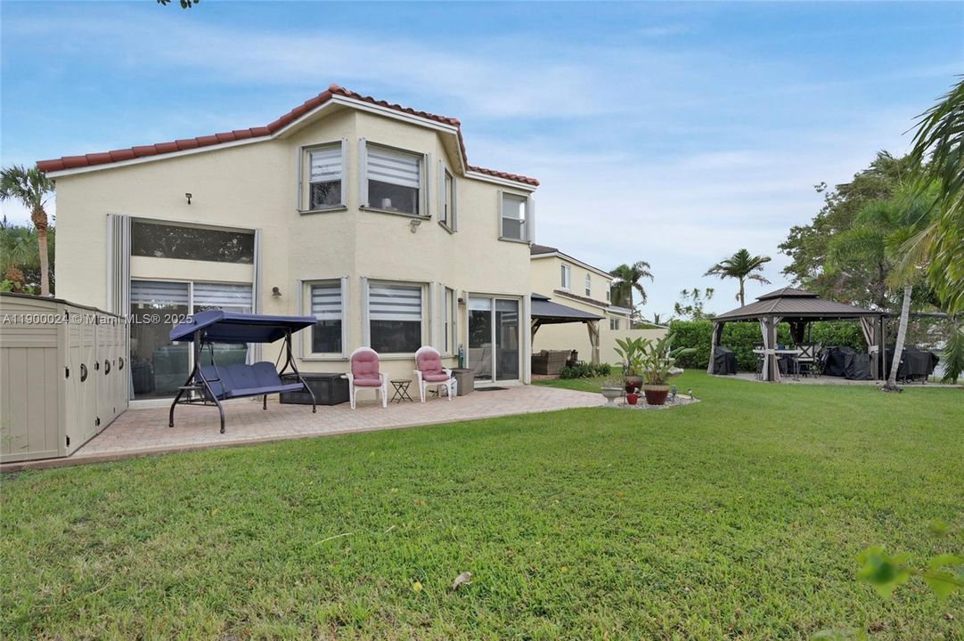 For Sale: $735,000 (3 beds, 2 baths, 2113 Square Feet)