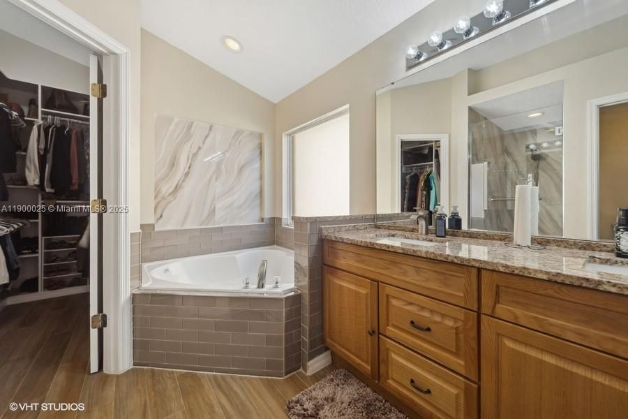 Recently Sold: $395,000 (5 beds, 3 baths, 1940 Square Feet)