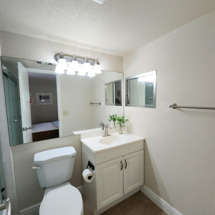 Sparkling Ensuite!