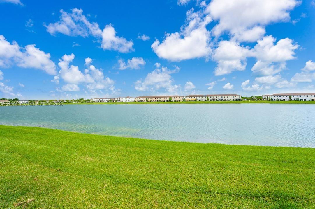 En Venta: $470,000 (3 camas, 2 baños, 1544 Pies cuadrados)