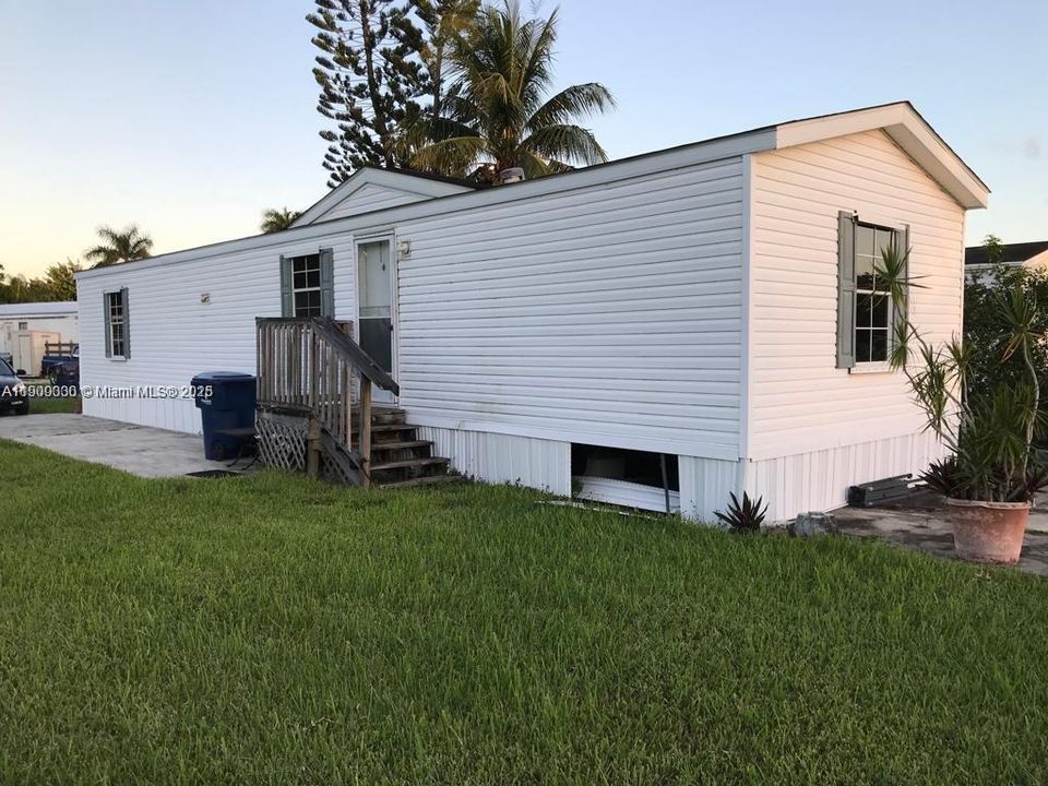 For Sale: $160,000 (2 beds, 2 baths, 850 Square Feet)