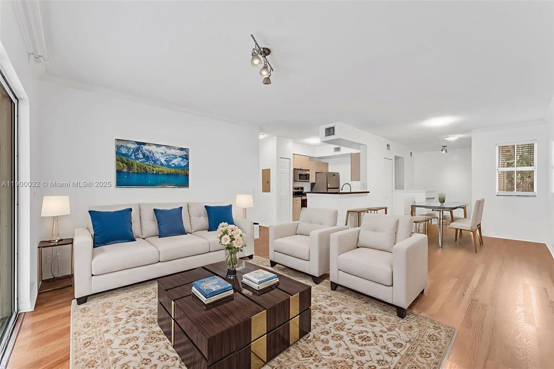 合同活跃: $2,995 (3 贝兹, 2 浴室, 1450 平方英尺)