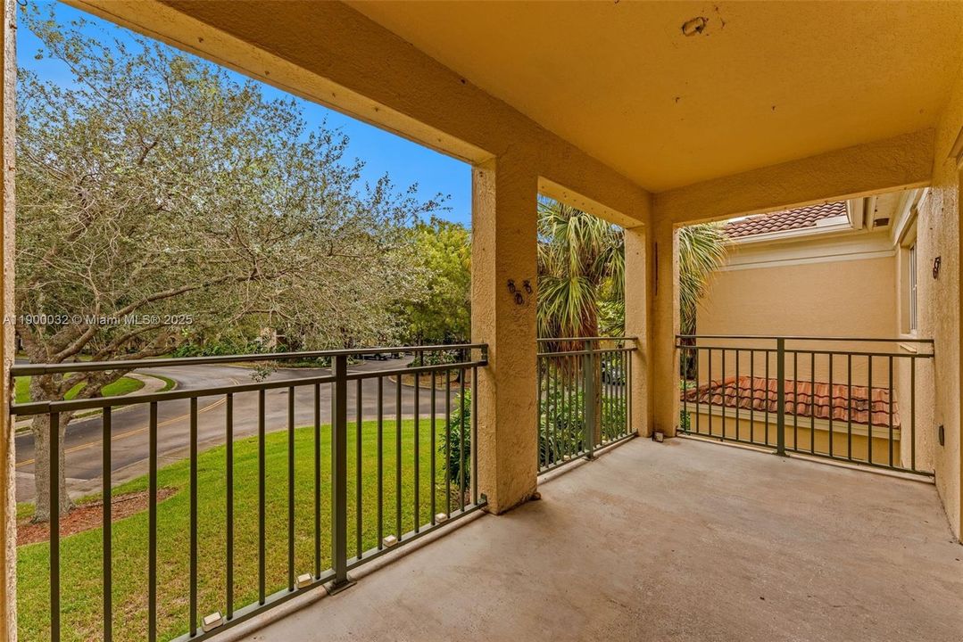 合同活跃: $2,995 (3 贝兹, 2 浴室, 1450 平方英尺)