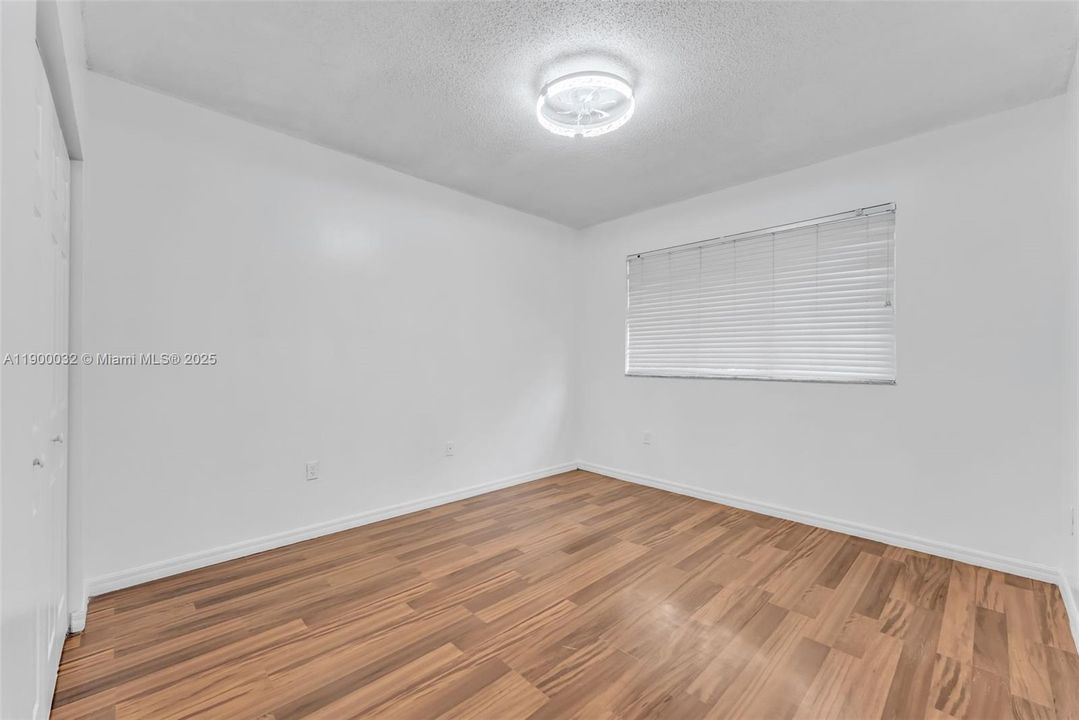 合同活跃: $2,995 (3 贝兹, 2 浴室, 1450 平方英尺)