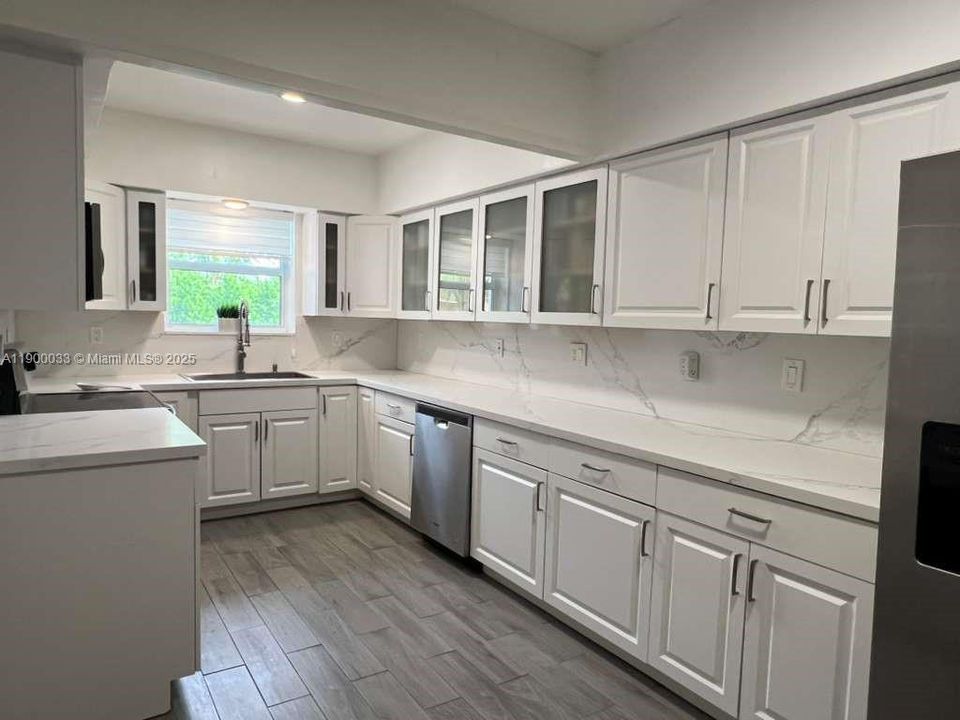 For Sale: $790,000 (4 beds, 2 baths, 1384 Square Feet)