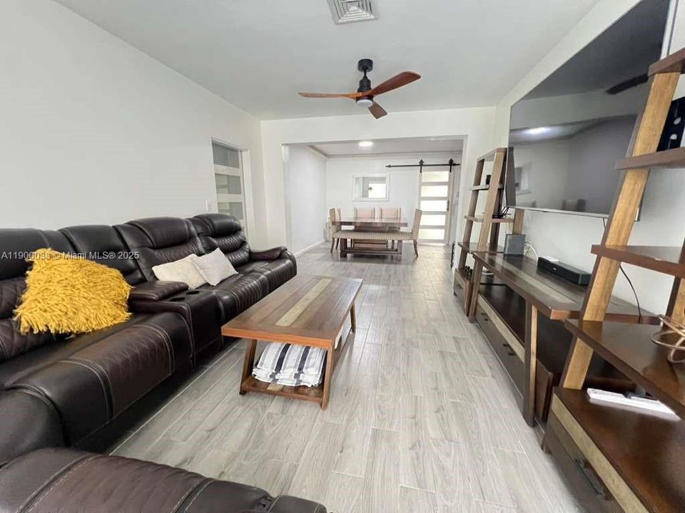 For Sale: $790,000 (4 beds, 2 baths, 1384 Square Feet)