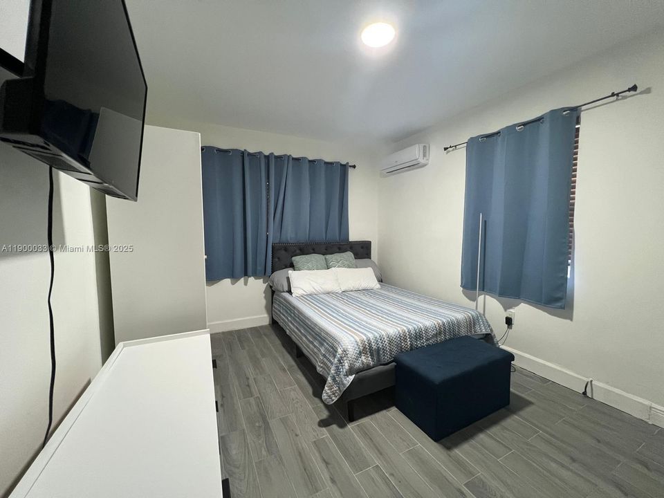 For Sale: $790,000 (4 beds, 2 baths, 1384 Square Feet)