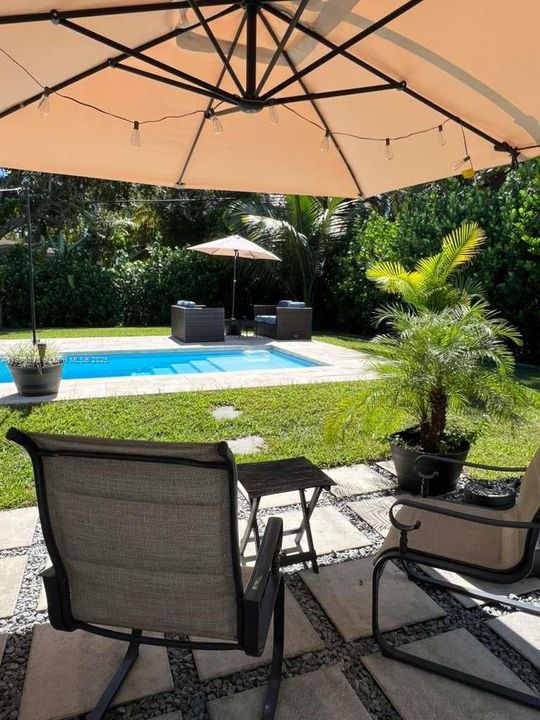 For Sale: $790,000 (4 beds, 2 baths, 1384 Square Feet)