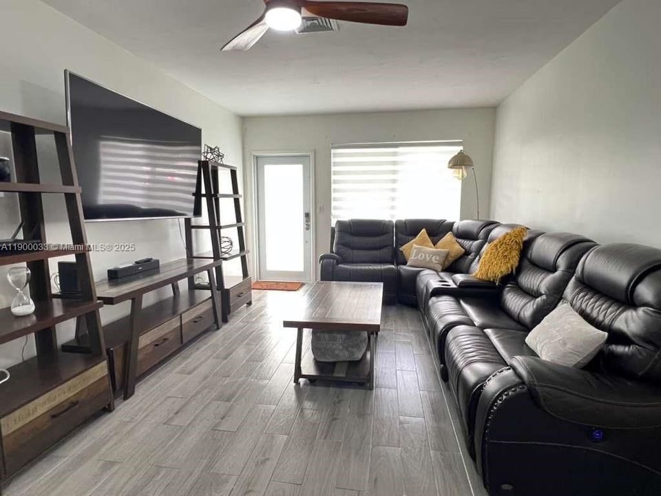 For Sale: $790,000 (4 beds, 2 baths, 1384 Square Feet)