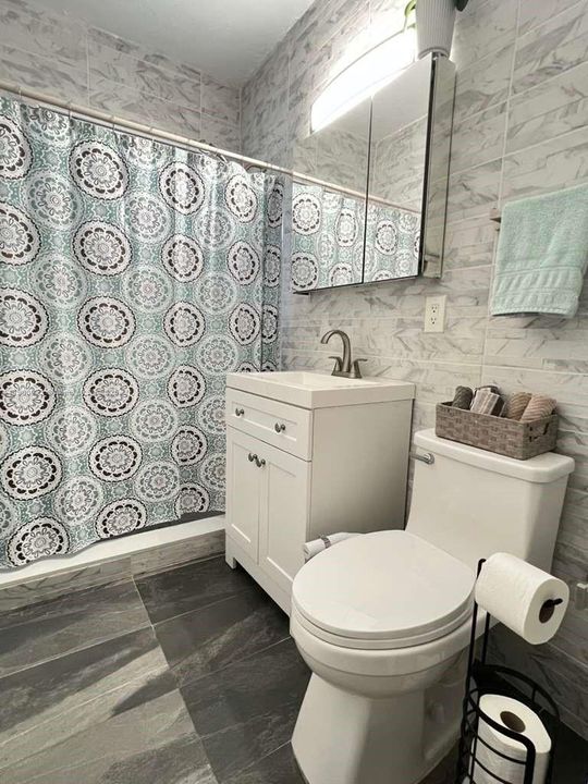 For Sale: $790,000 (4 beds, 2 baths, 1384 Square Feet)