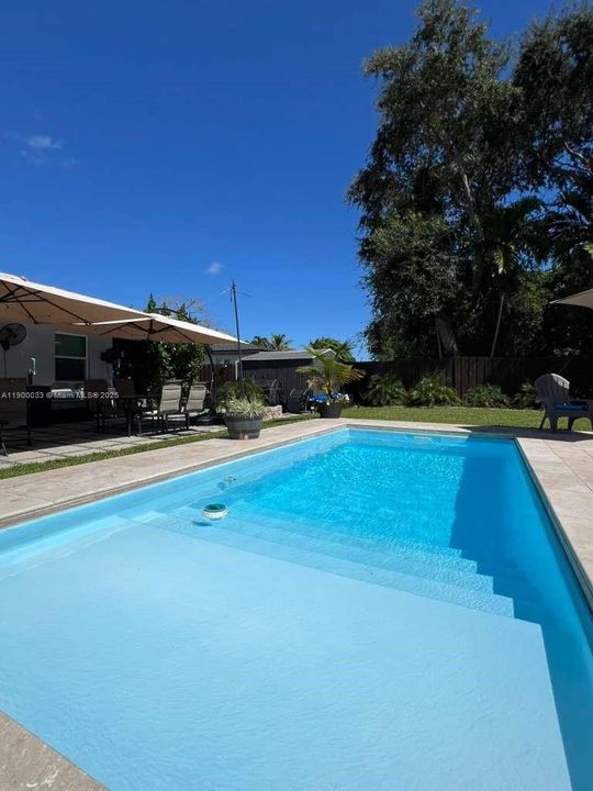 For Sale: $790,000 (4 beds, 2 baths, 1384 Square Feet)