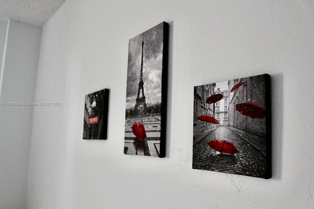 For Sale: $429,000 (1 beds, 1 baths, 1005 Square Feet)