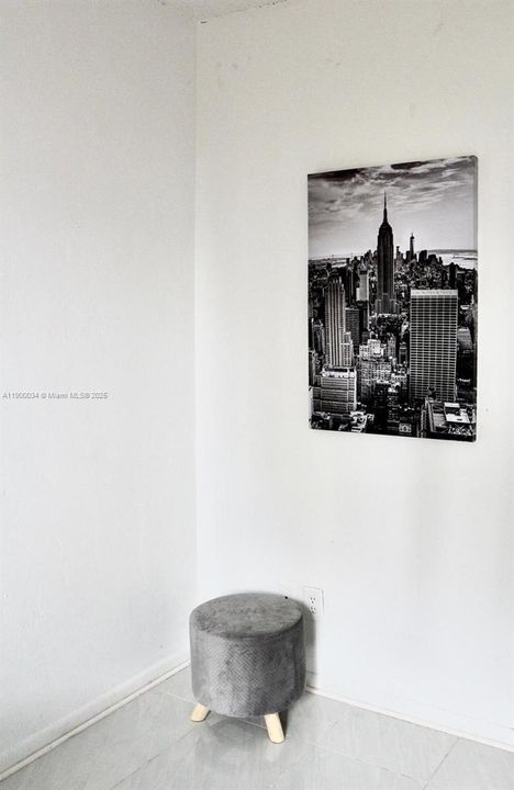 For Sale: $429,000 (1 beds, 1 baths, 1005 Square Feet)