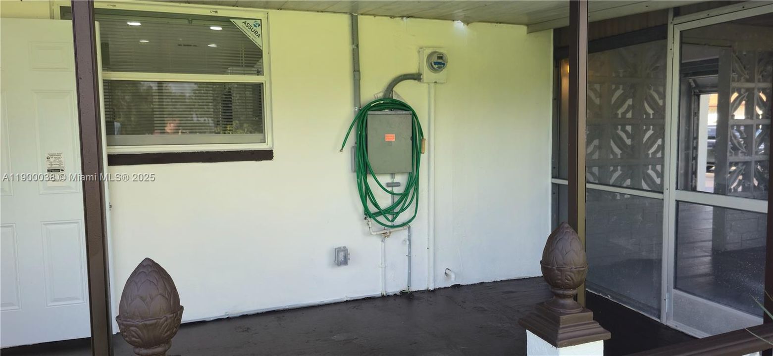 For Rent: $2,750 (2 beds, 2 baths, 1378 Square Feet)