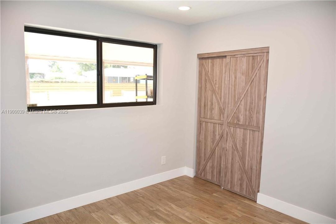 Recently Rented: $4,300 (3 beds, 2 baths, 1512 Square Feet)