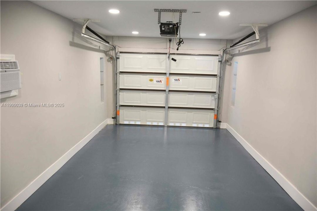 Recently Rented: $4,300 (3 beds, 2 baths, 1512 Square Feet)