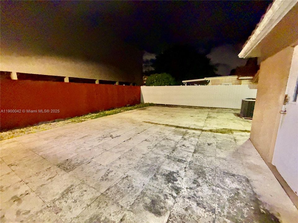 For Sale: $650,000 (4 beds, 3 baths, 1987 Square Feet)