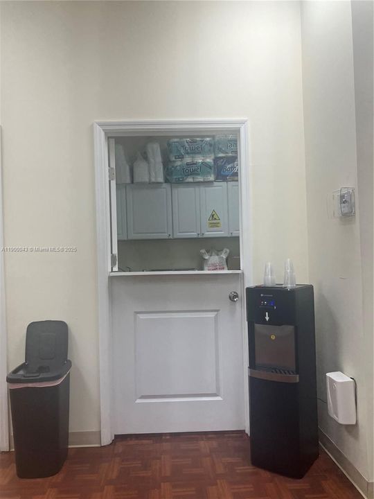 В аренду: $6,000 (0 спален, 0 ванн, 0 Квадратных фут)