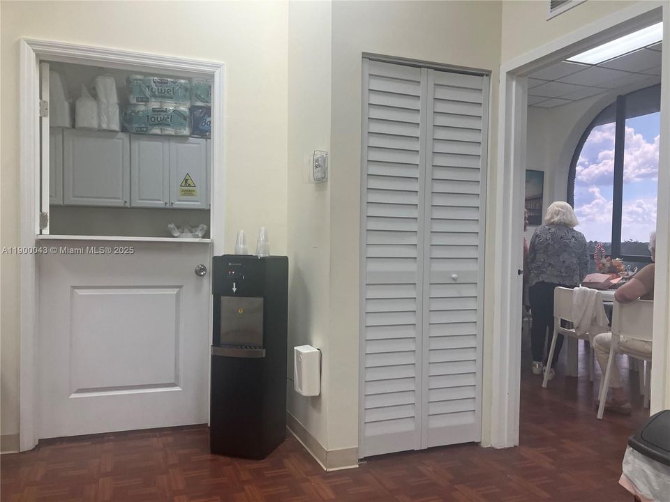 В аренду: $6,000 (0 спален, 0 ванн, 0 Квадратных фут)